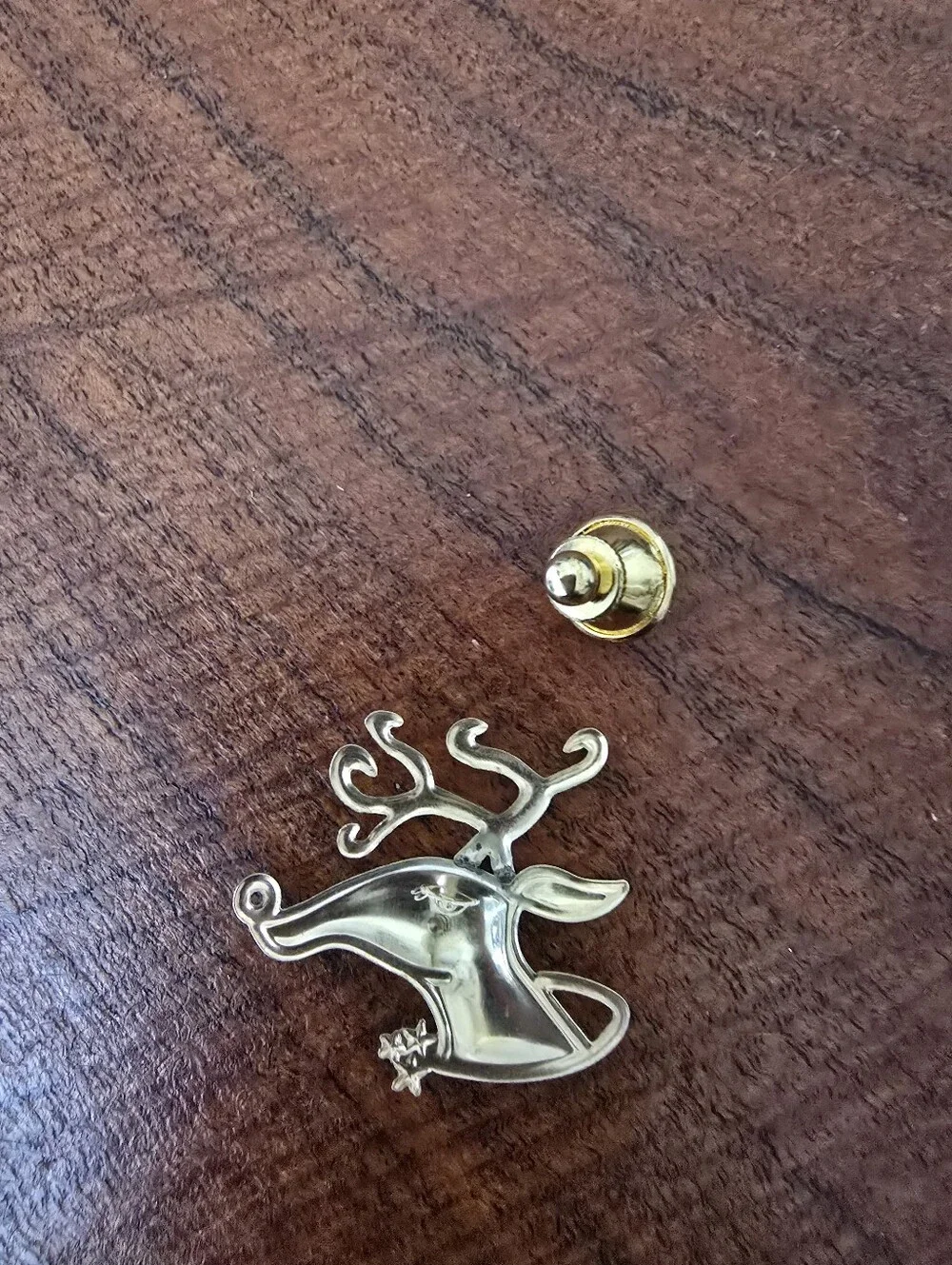 10k Yellow Gold Lapel Pin Or Tie Tack Of A Reindeer Or Elk Head.